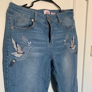 Skinny Jeans w. Bird Decal